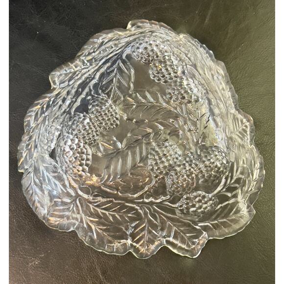 Vintage Indiana Glass Loganberry Berries & Leaves Clear Berry Bowl Candy Dish - Picture 2 of 4